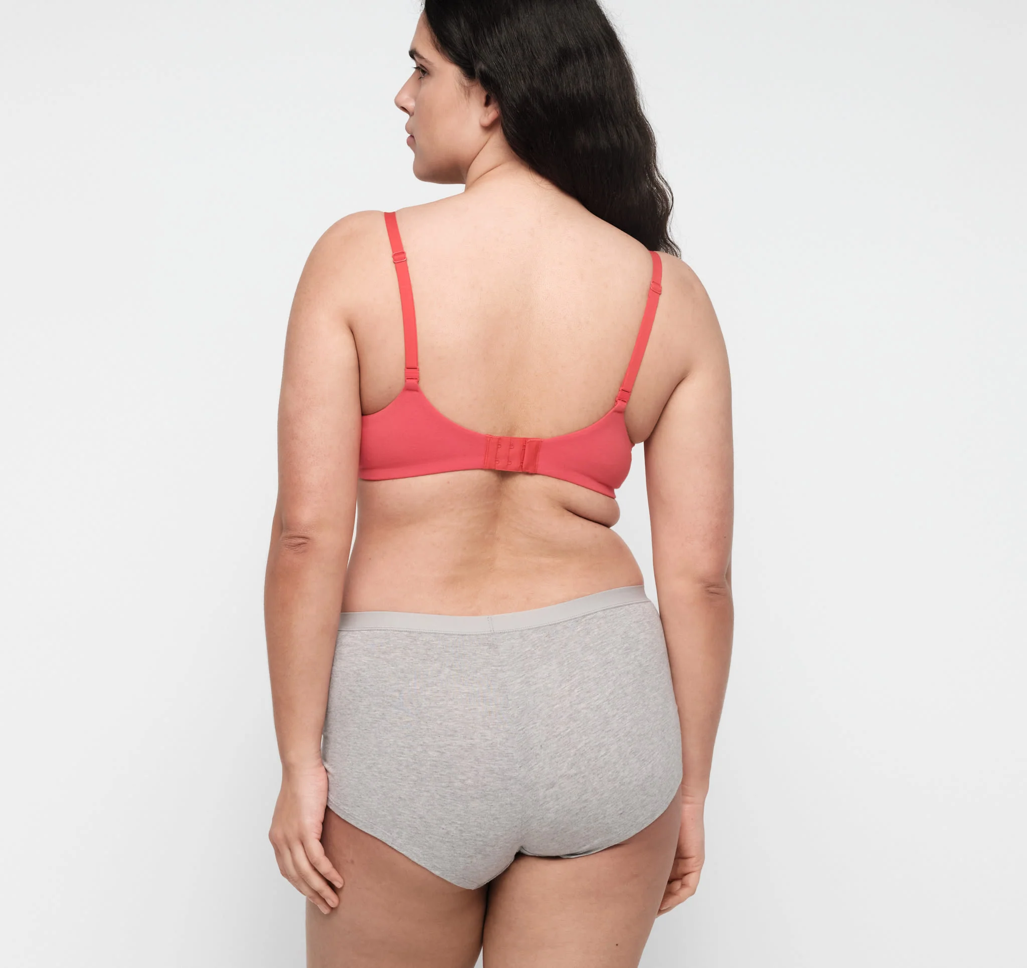Core Wireless Plunge Bra - Image 4