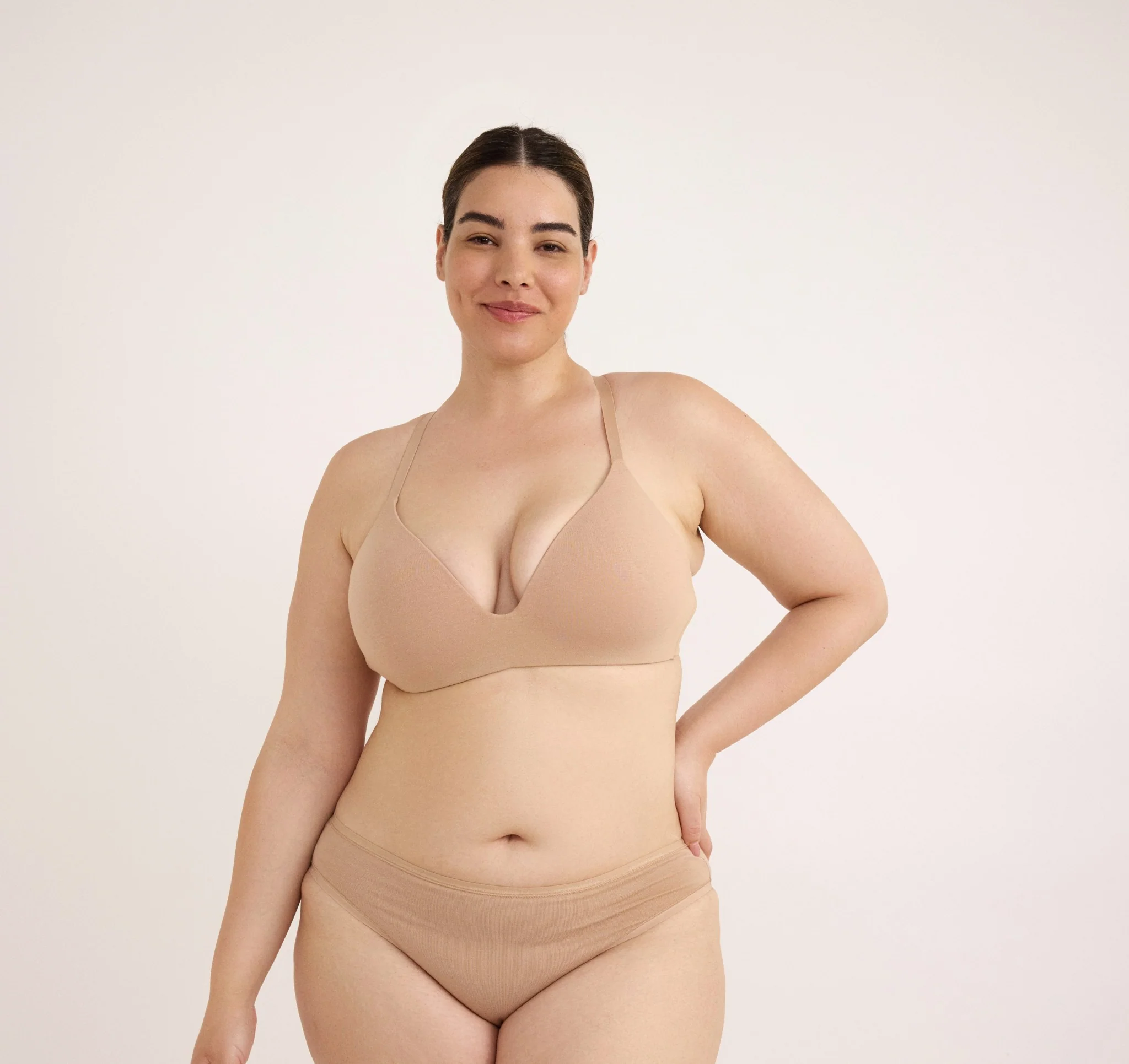 Core Wireless Plunge Bra - Image 2