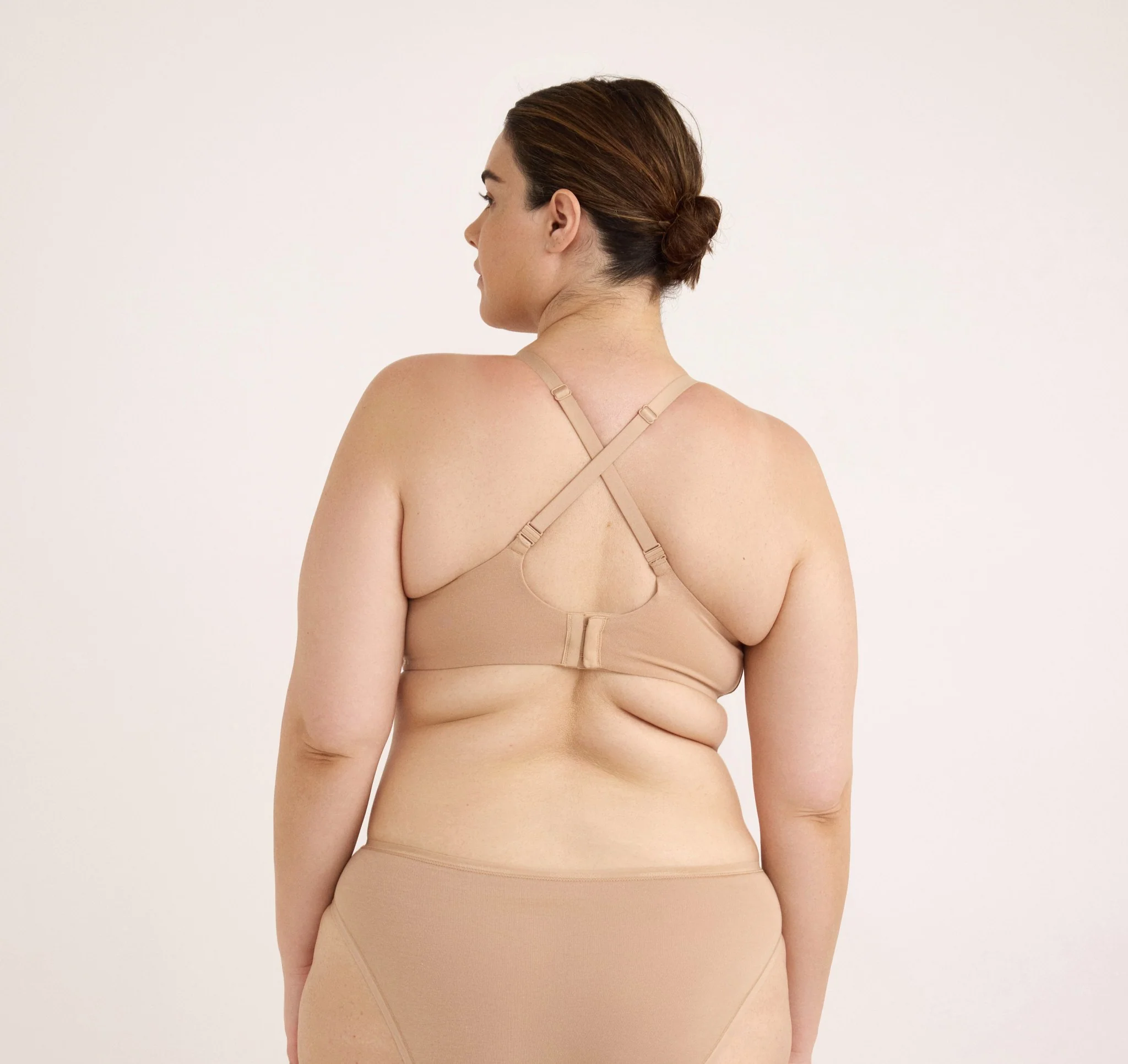 Core Wireless Plunge Bra - Image 5