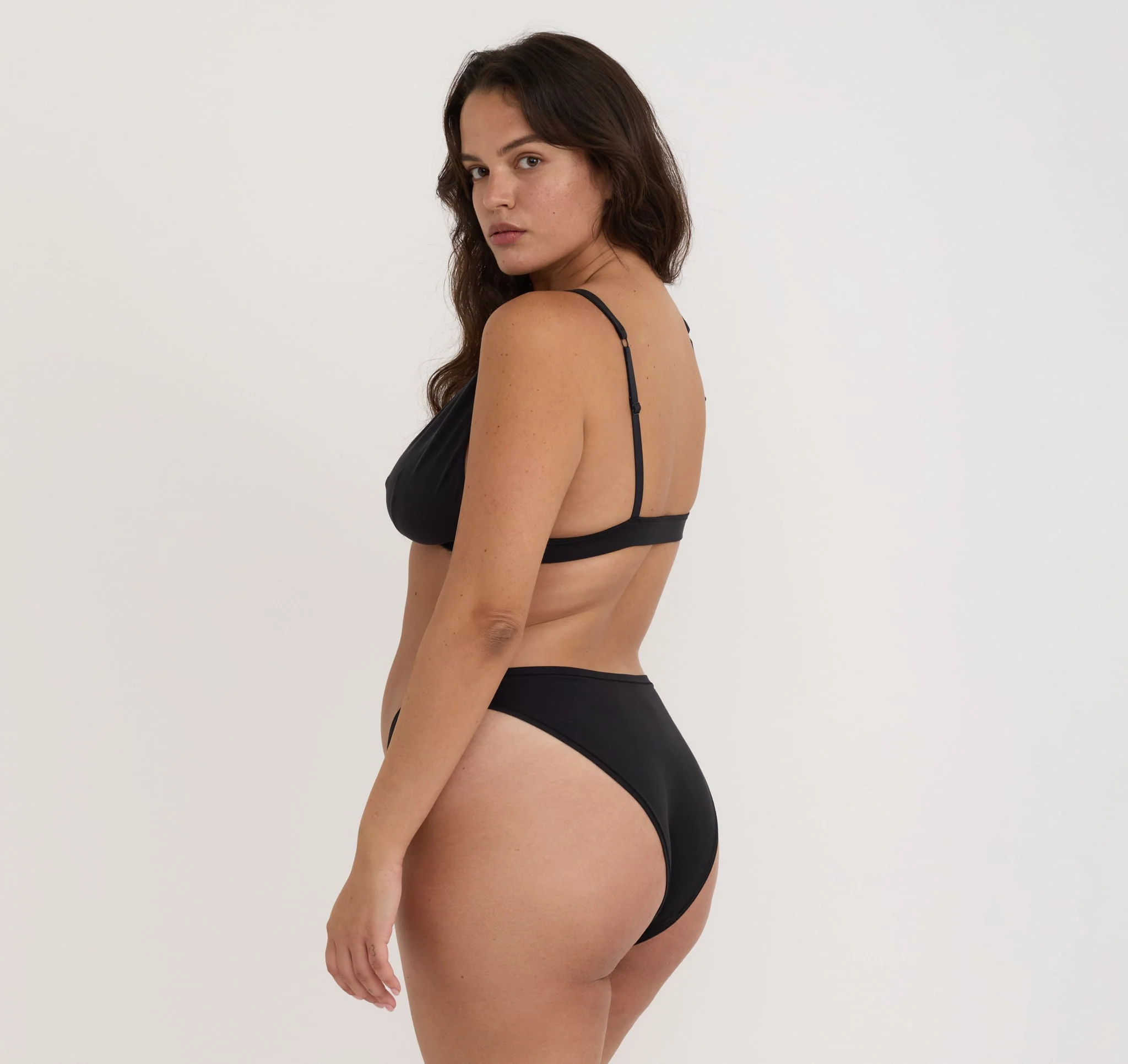 Soft Touch Veil Plunge Bralette - Image 3